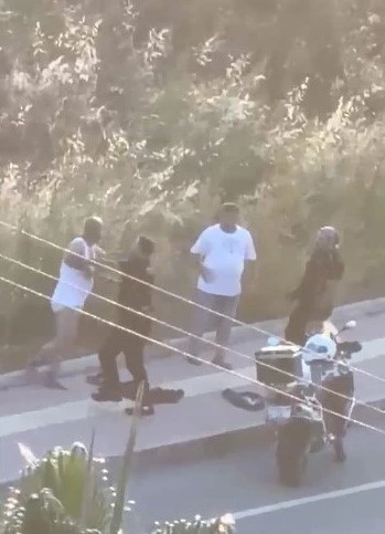 Mersin&rsquo;de &uuml;st aramasında polislere direnen şahıslar ile polisler arasında arbede
