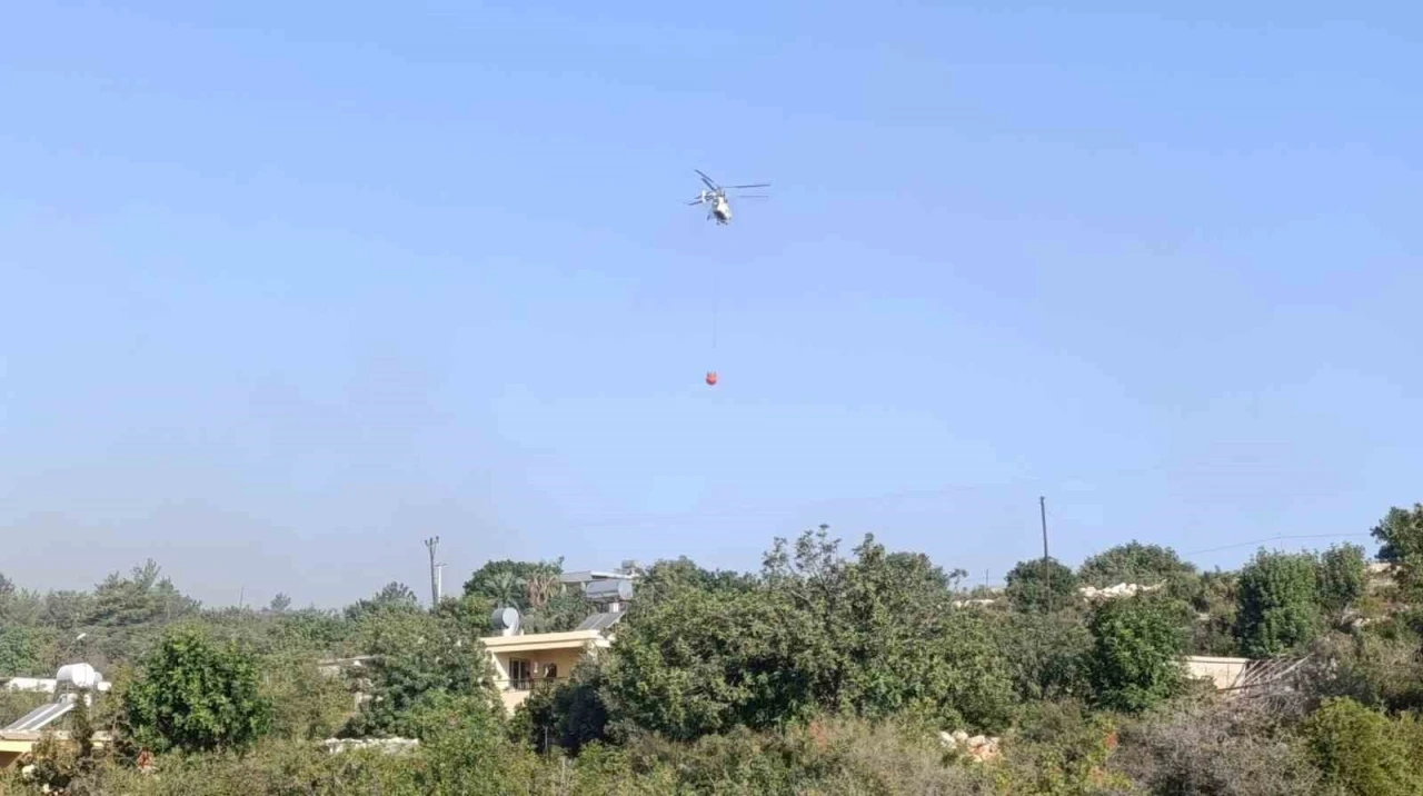 Mersin’deki orman yangını nedeniyle 3 mahalle boşaltıldı
