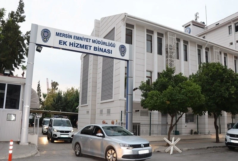Mersin merkezli FETÖ operasyonu: 10 gözaltı
