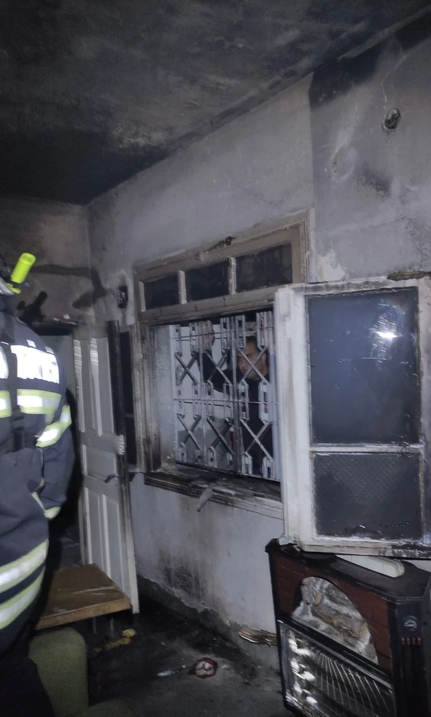 Mersin Tarsus’ta ev yangını
