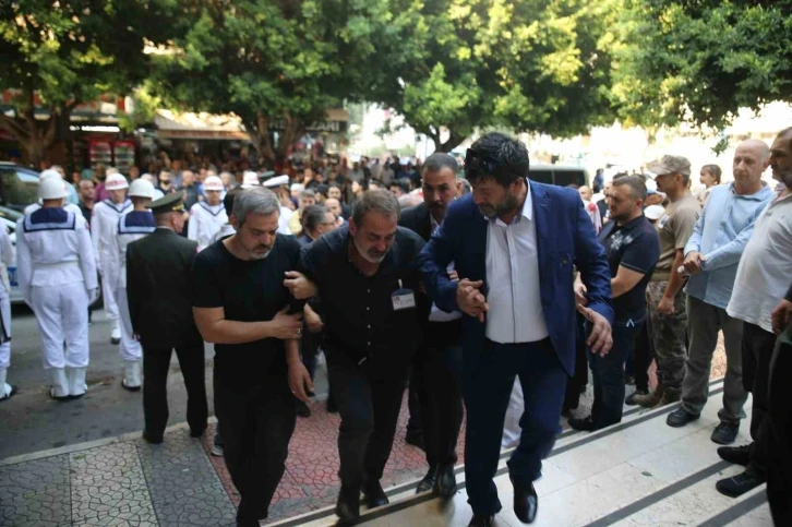 Mersinli şehit uzman &ccedil;avuş son yolculuğuna uğurlandı
