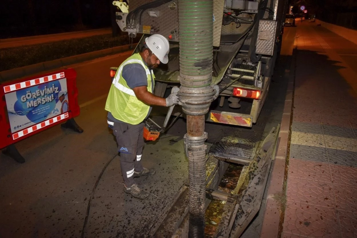 MESKİ’den yağışlara karşı temizlik ve önlem mesaisi
