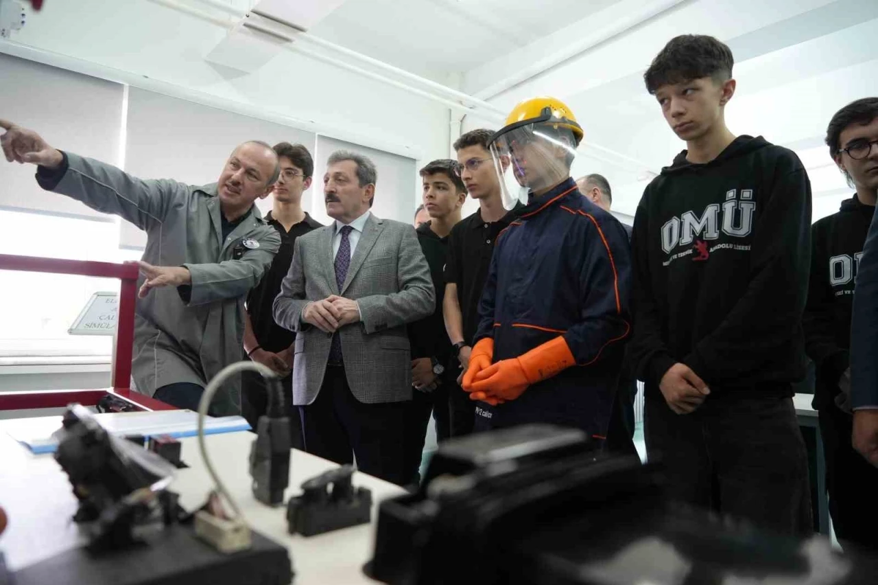 Mesleki eğitimde bir ilk: &rsquo;Elektrikli Ara&ccedil;lar Eğitim Merkezi&rsquo; Samsun&rsquo;da kuruldu
