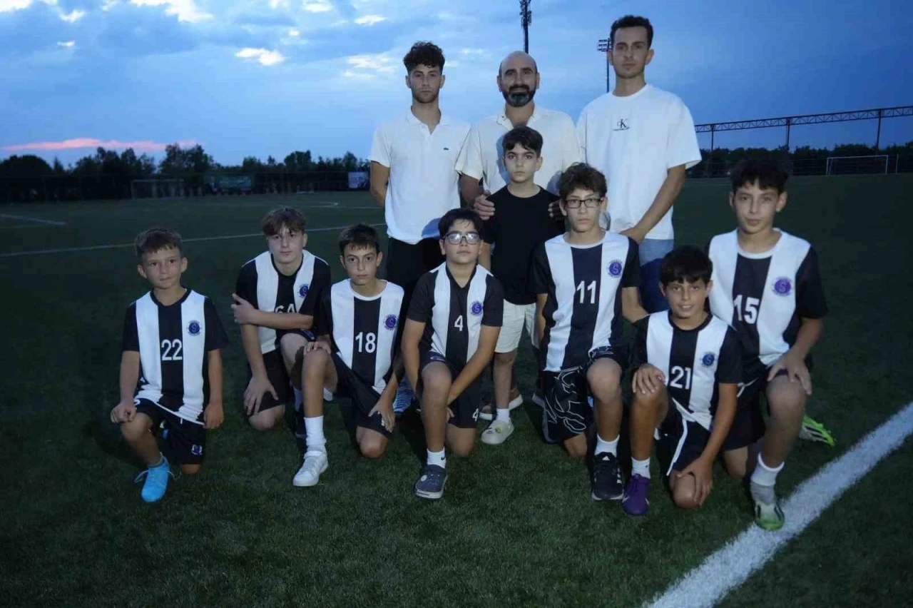 Messi ve Ronaldo hayaliyle sahaya çıkıyorlar

