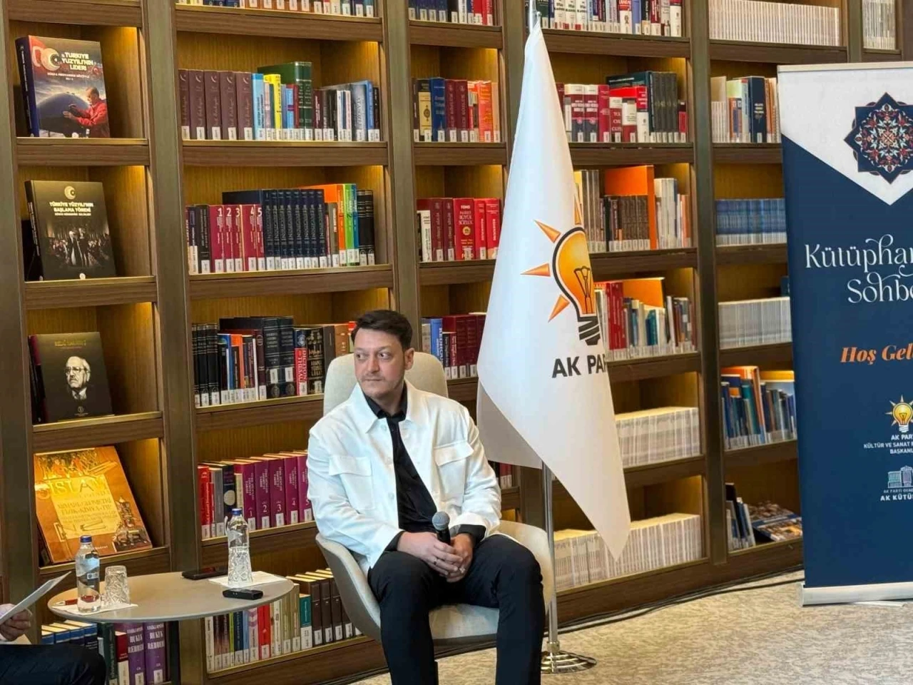 Mesut Özil: &quot;Telefonumda en ünlüsü Sayın Cumhurbaşkanım, gerisi yalan&quot;
