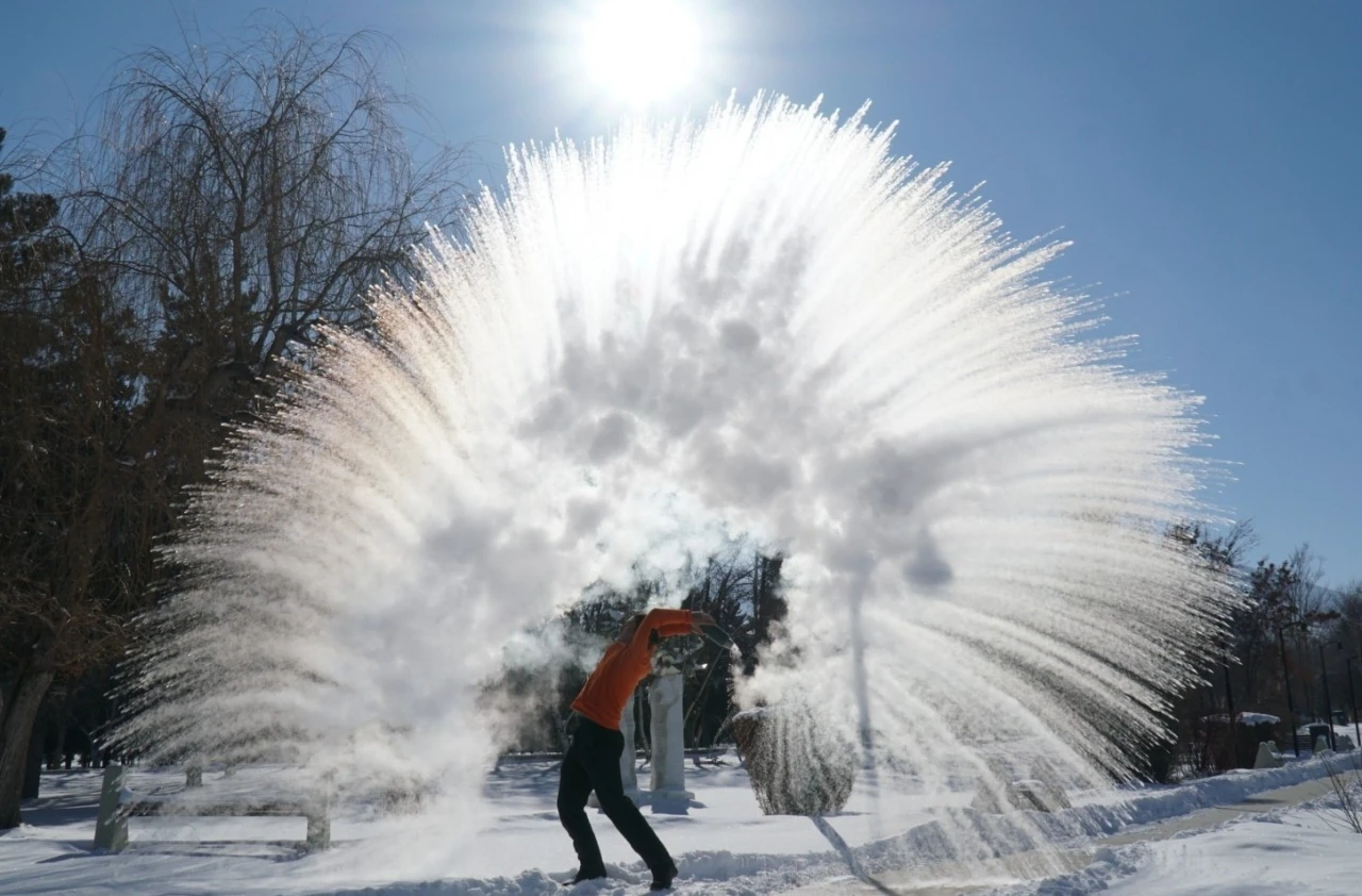 Meteoroloji&rsquo;den Erzincan i&ccedil;in kuvvetli kar ve fırtına uyarısı
