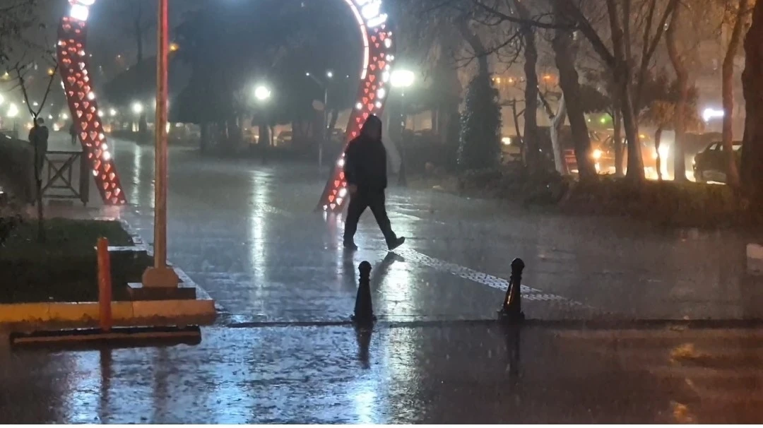 Meteoroloji uyardı, Tekirdağ&rsquo;da kuvvetli yağış etkili oldu
