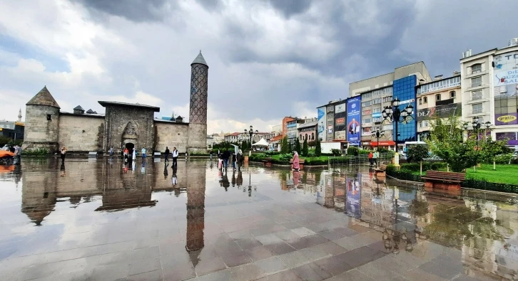 Meteorolojiden kuvvetli r&uuml;zgar ve fırtına uyarısı
