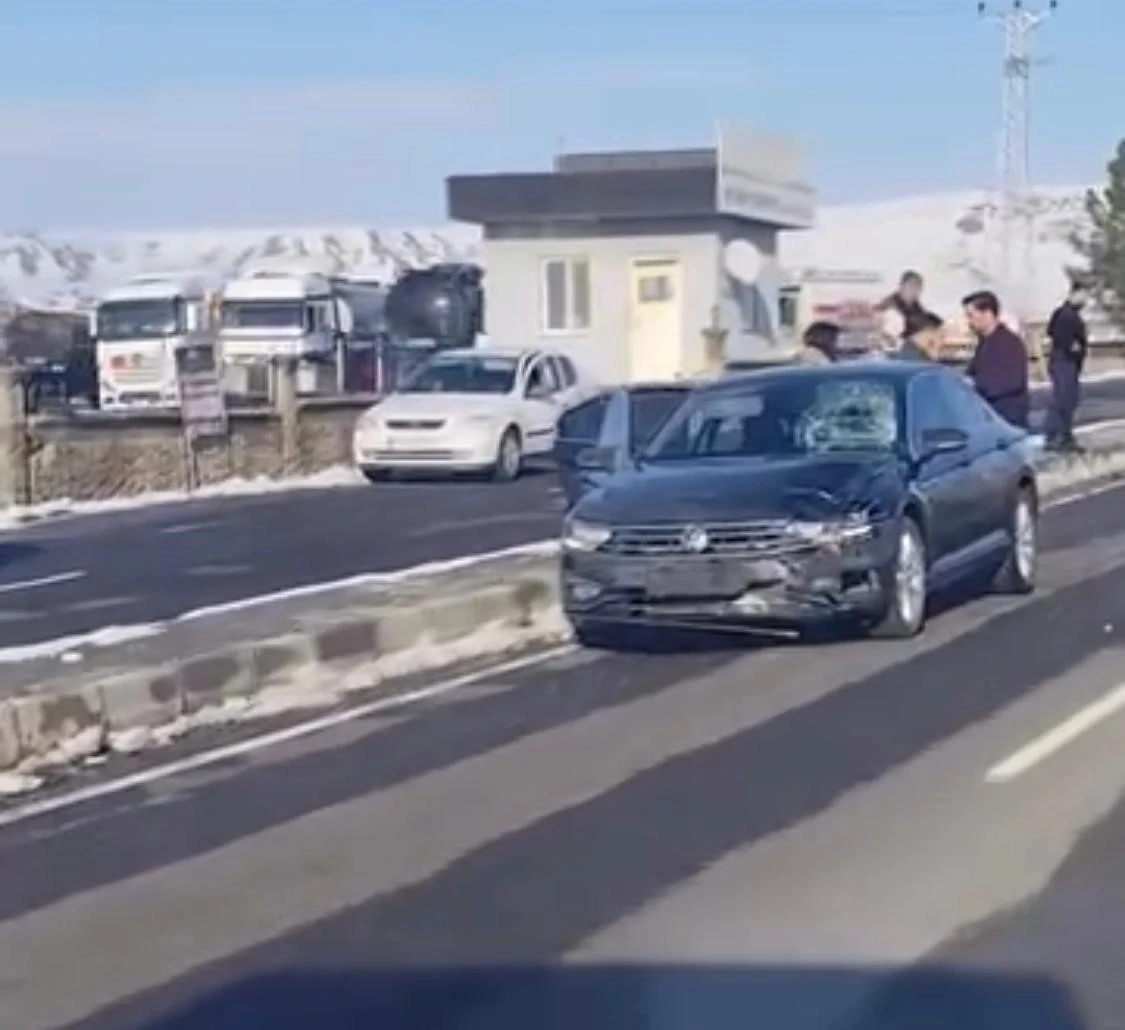 Metrelerce havaya fırlayan yaya hayatını kaybetti, kaza anı kameraya yansıdı
