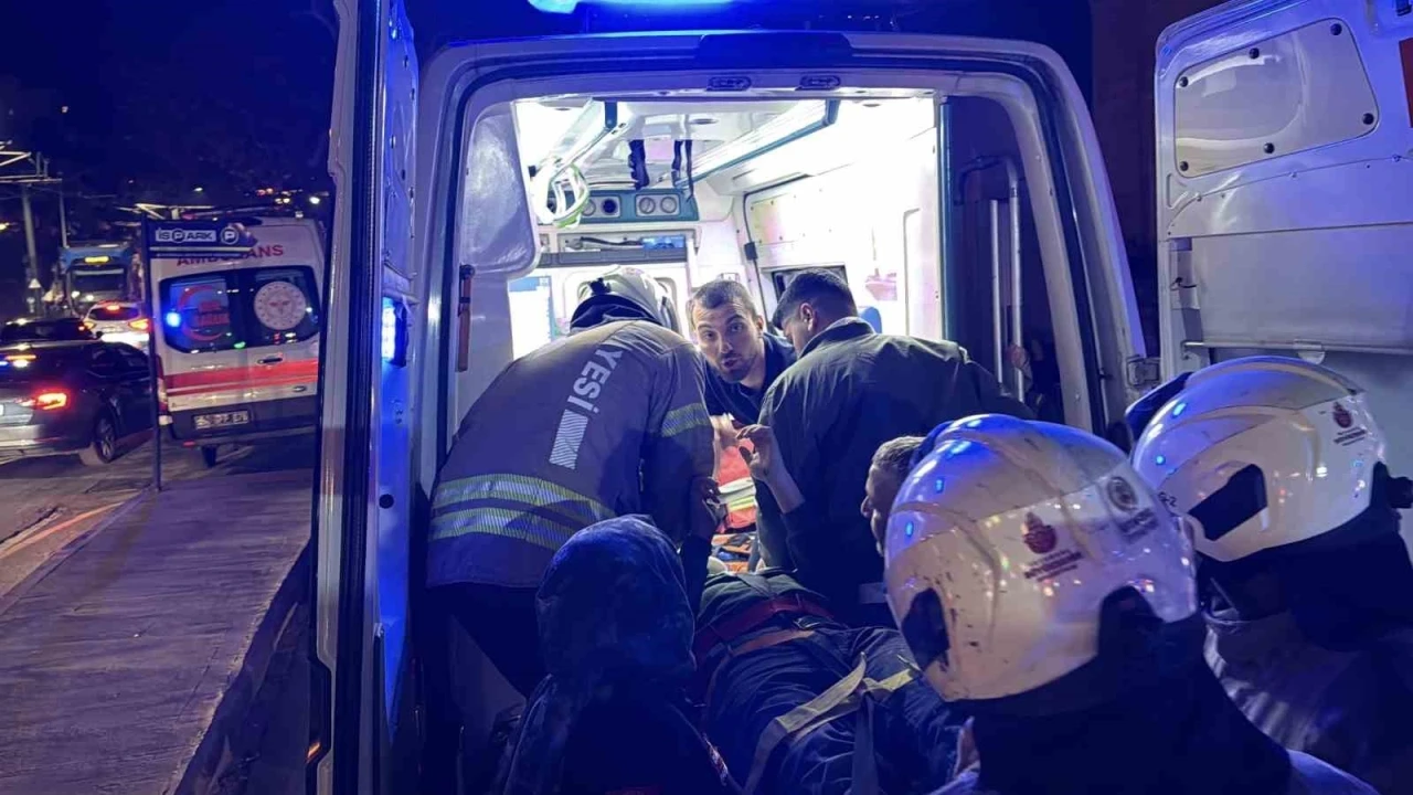 Metro çalışması sırasında iskele çöktü: 1 işçi öldü, 2 işçinin tedavisi sürüyor
