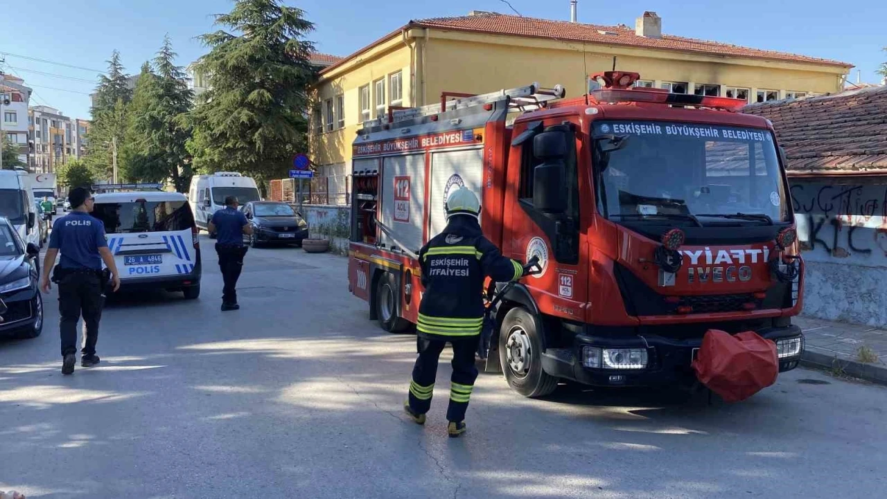 Metruk okulda yangın
