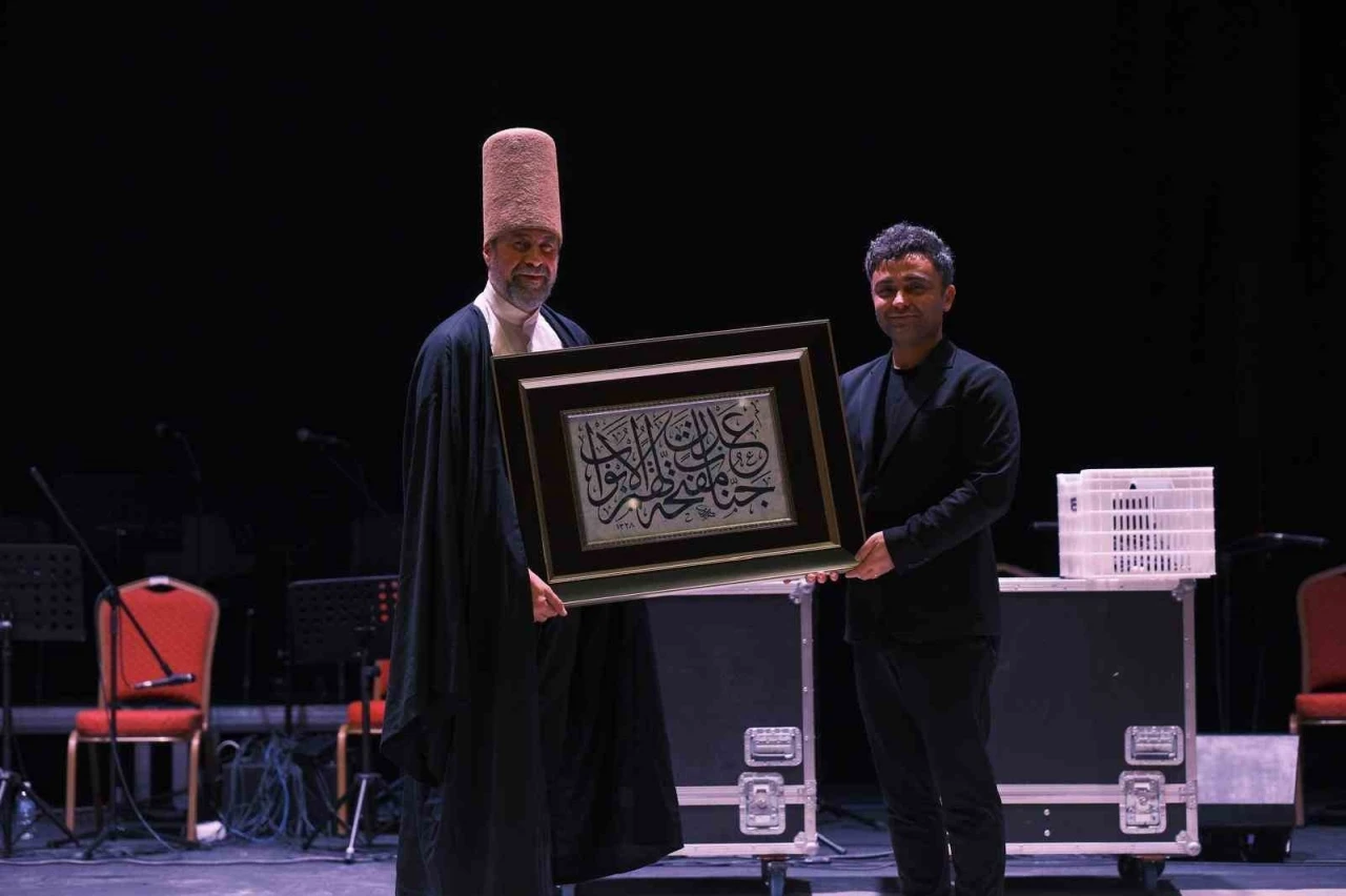 Mevlana&rsquo;nın 752. vuslat yıl d&ouml;n&uuml;m&uuml; sanatla maneviyatı buluşturdu
