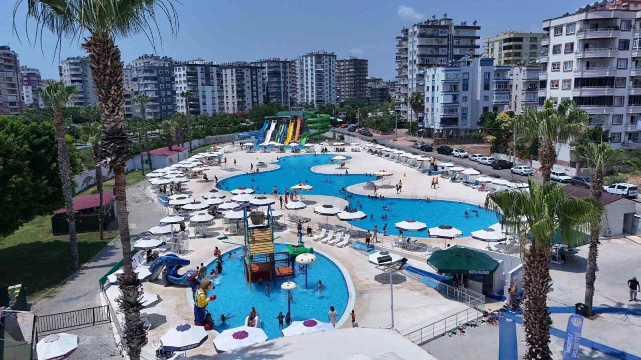 Mezitli Belediyesi Su Parkı yaz sezonuna kapılarını a&ccedil;tı
