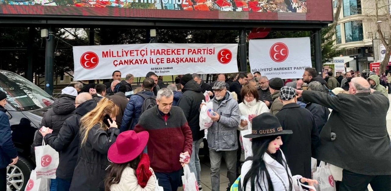 MHP &Ccedil;ankaya&rsquo;dan Mira&ccedil; Kandili&rsquo;nde kandil simidi ikramı
