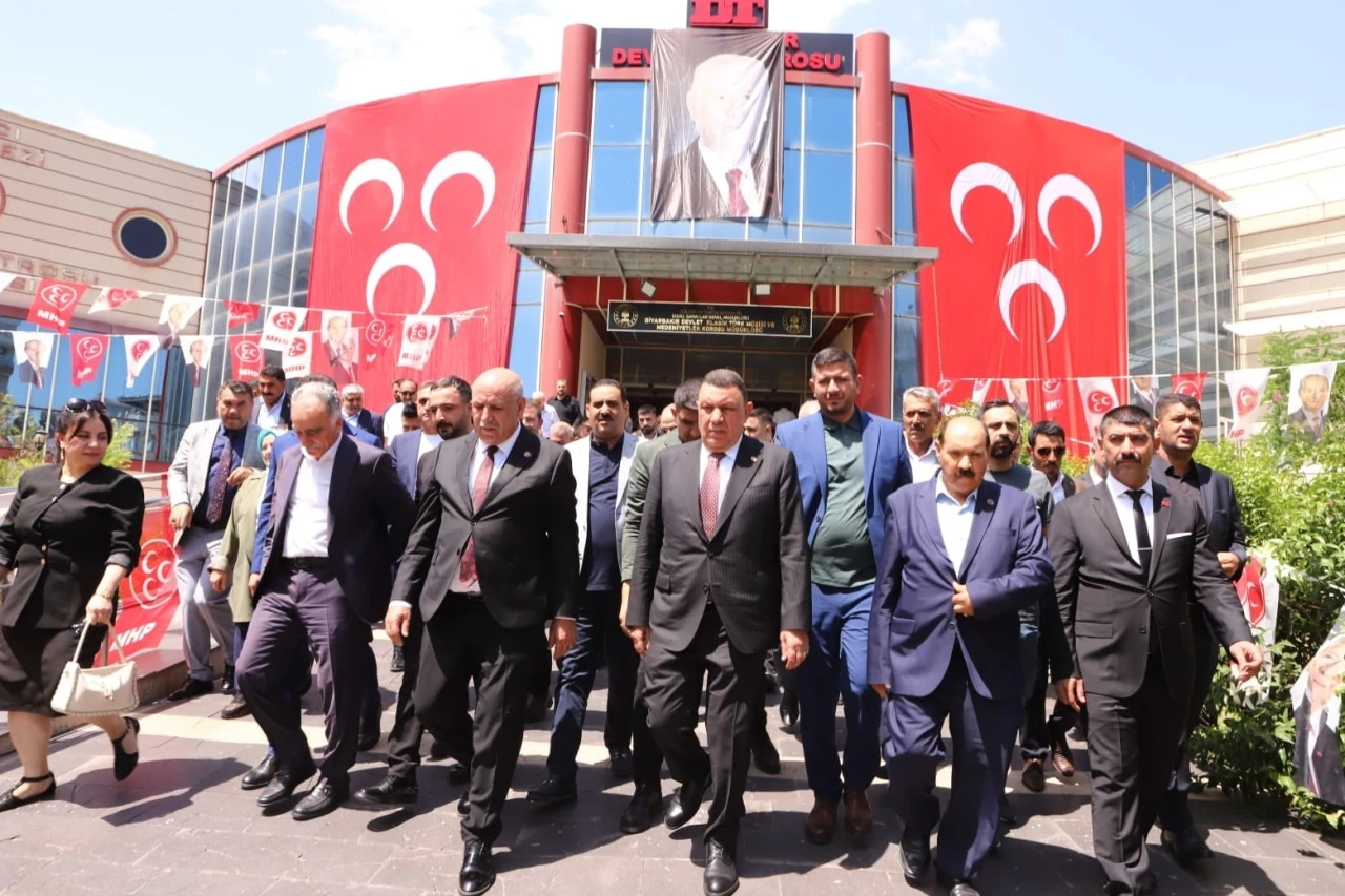 MHP Kayapınar Kongresinde Baver Bulut yeniden başkan se&ccedil;ildi
