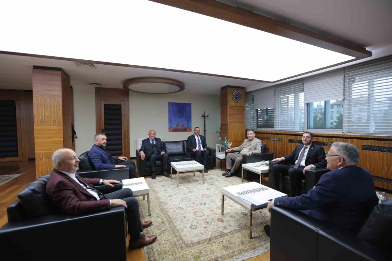 MHP Kayseri heyetinden Başkan Büyükkılıç’a ziyaret
