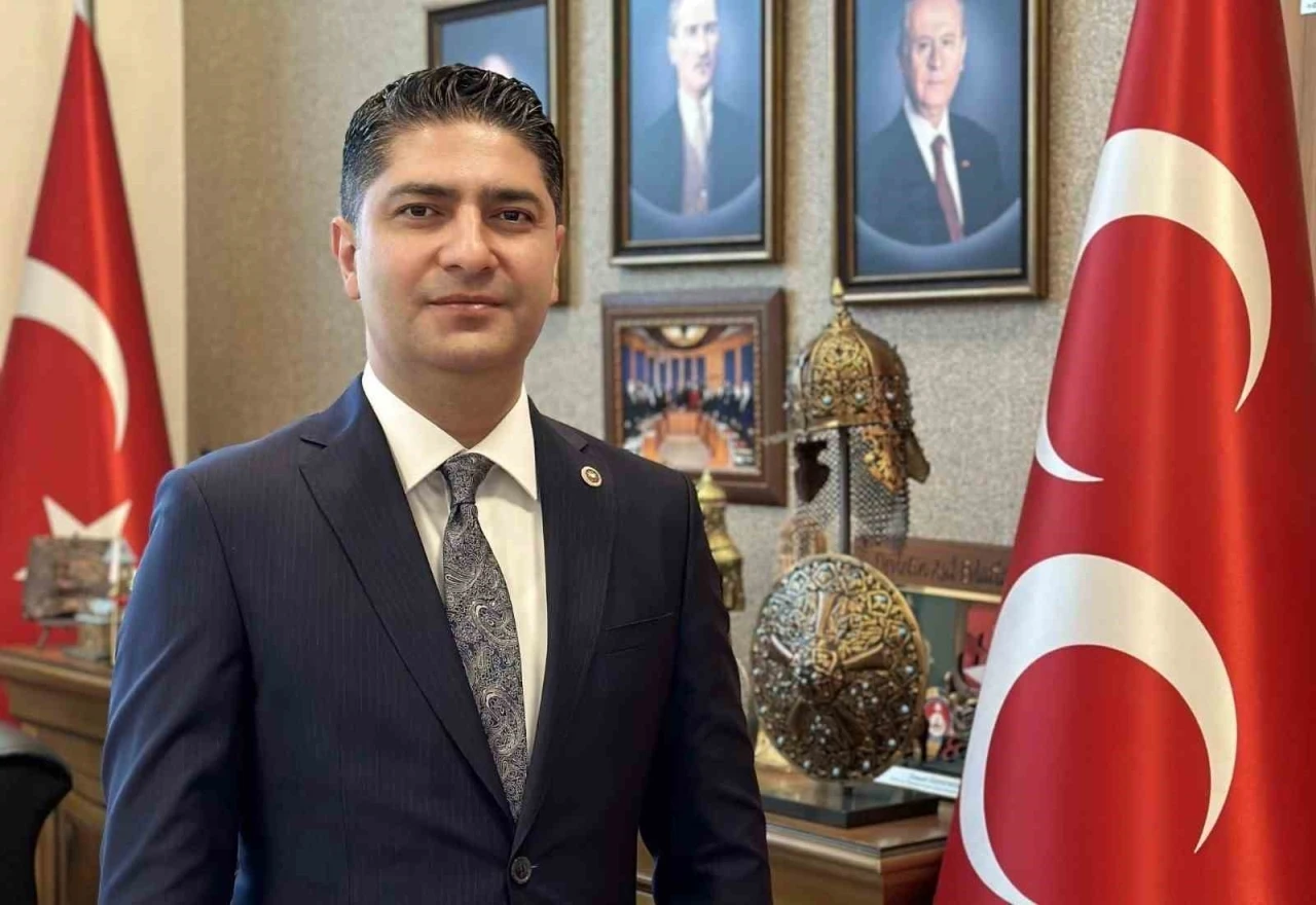 MHP&rsquo;li &Ouml;zdemir&rsquo;den &lsquo;Atlas &Ccedil;ağlayan&rsquo; paylaşımı
