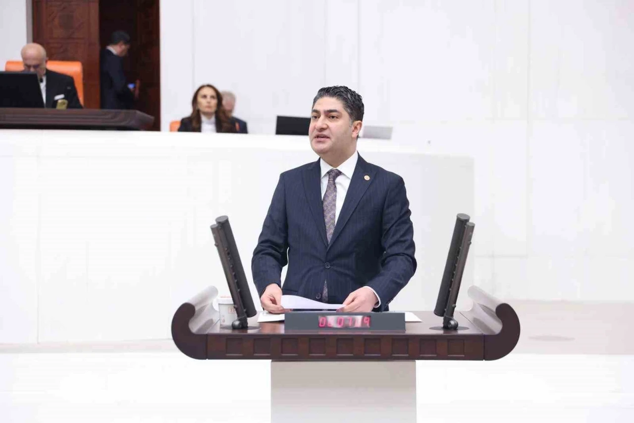 MHP’li Özdemir: "Lozan ve Paris anlaşmalarını açıkça ihlal eden Yunanistan, artık ipin ucunu iyice kaçırmıştır"
