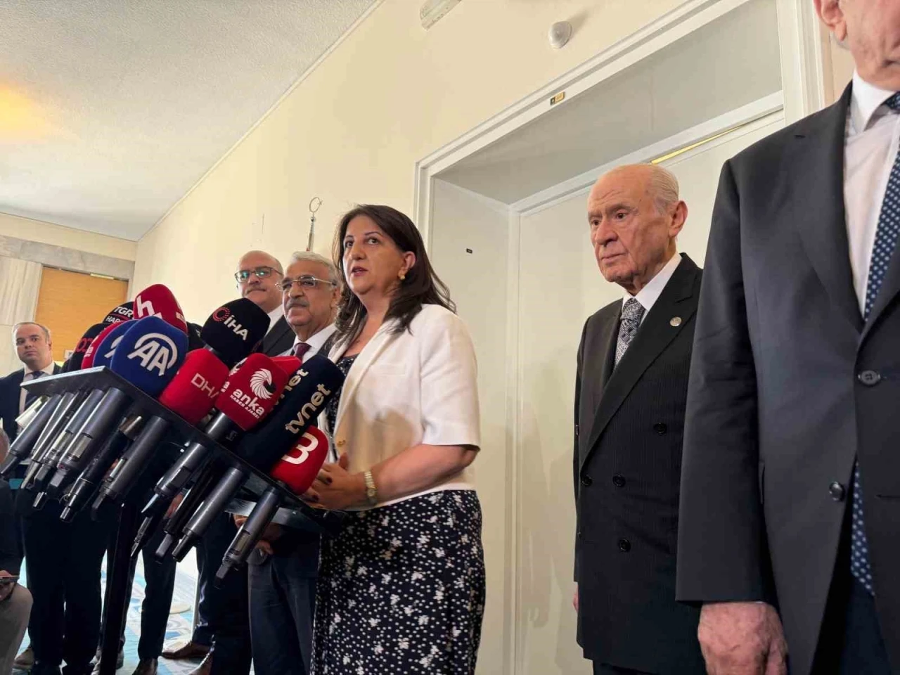 MHP lideri Bahçeli, DEM Parti heyetiyle görüştü
