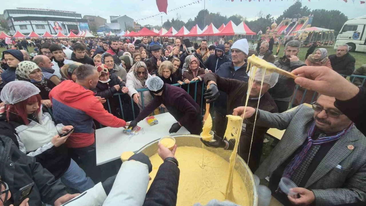 Mıhlama i&ccedil;in izdiham: S&uuml;leymanpaşa&rsquo;da 1 tonluk lezzet seli

