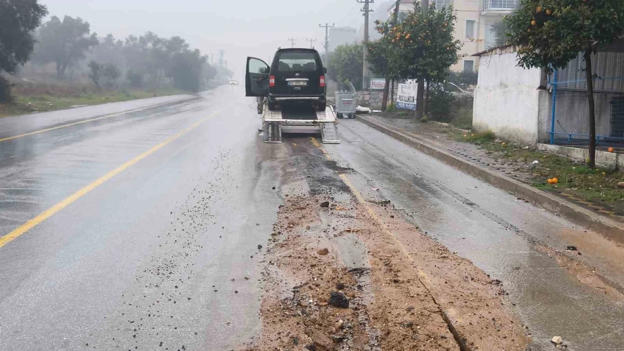 Milas&rsquo;ta bozuk yollar hayatı olumsuz etkiliyor
