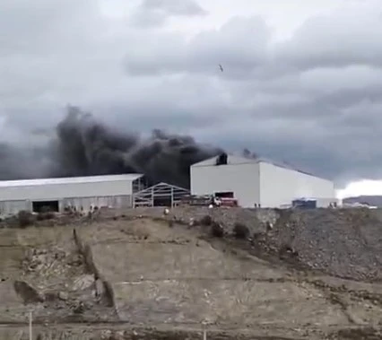 Milas&rsquo;ta fabrika inşaatında yangın
