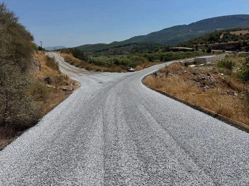 Milas'ta Kırsal Yollara Asfalt Dökülüyor
