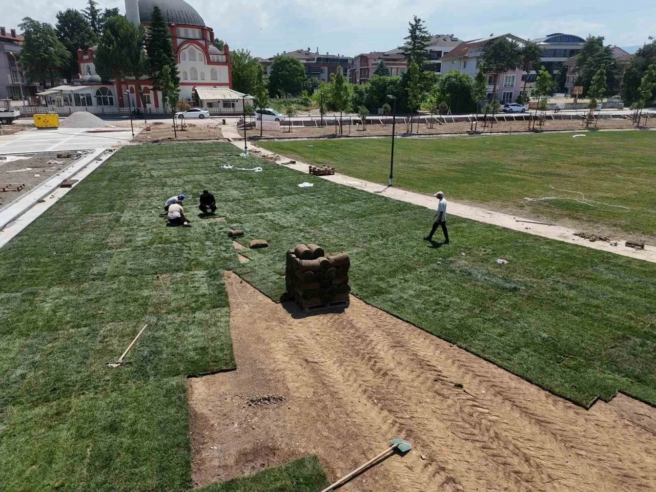 Millet bah&ccedil;esinde &ccedil;alışmalar y&uuml;zde 80 tamamlandı
