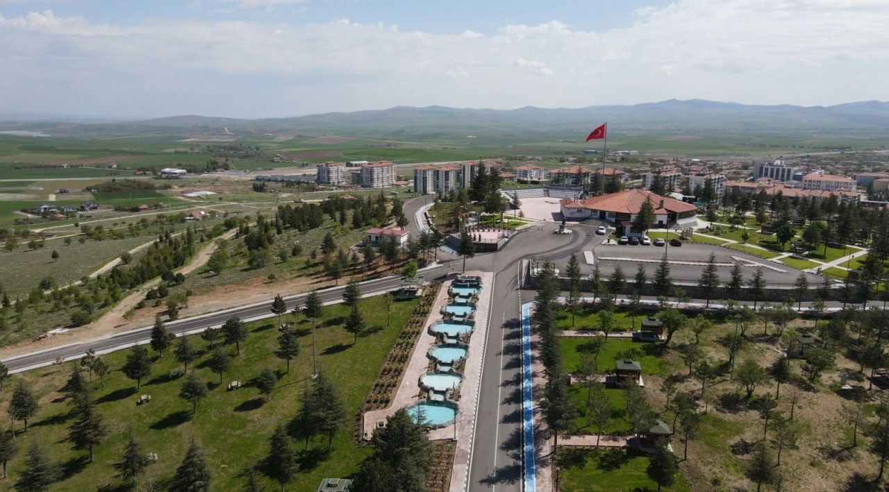 Millet bah&ccedil;esiyle il&ccedil;enin &ccedil;ehresi değişti
