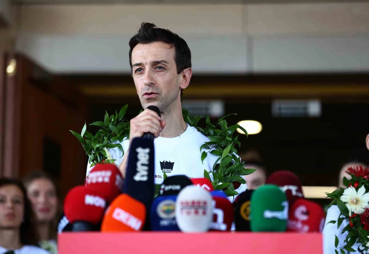 Milletler Ligi şampiyonu A Milli Kadın Voleybol Takımı, T&uuml;rkiye&rsquo;ye d&ouml;nd&uuml;
