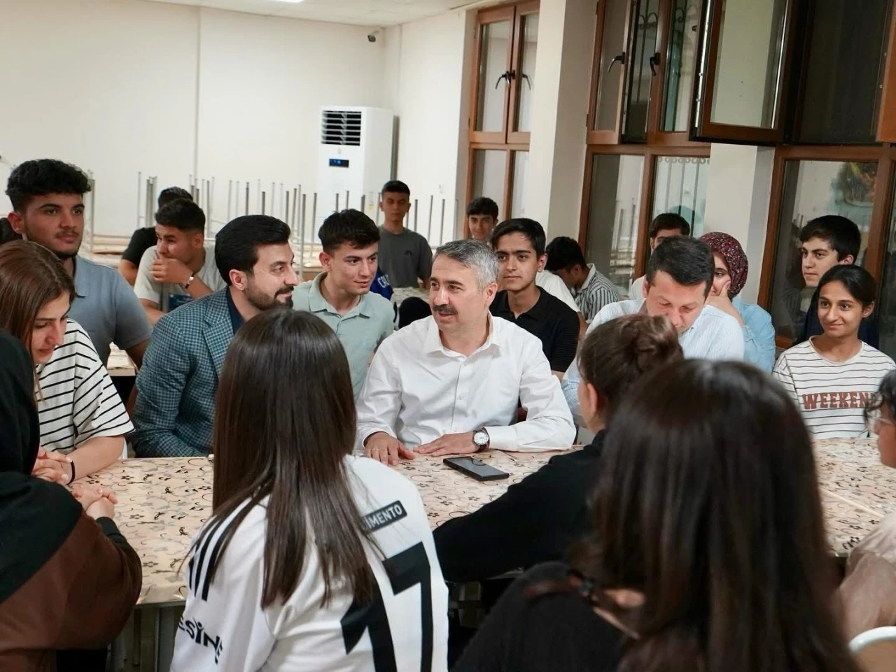 Milletvekili Alkayış, gençlerle söyleyişide bir araya geldi
