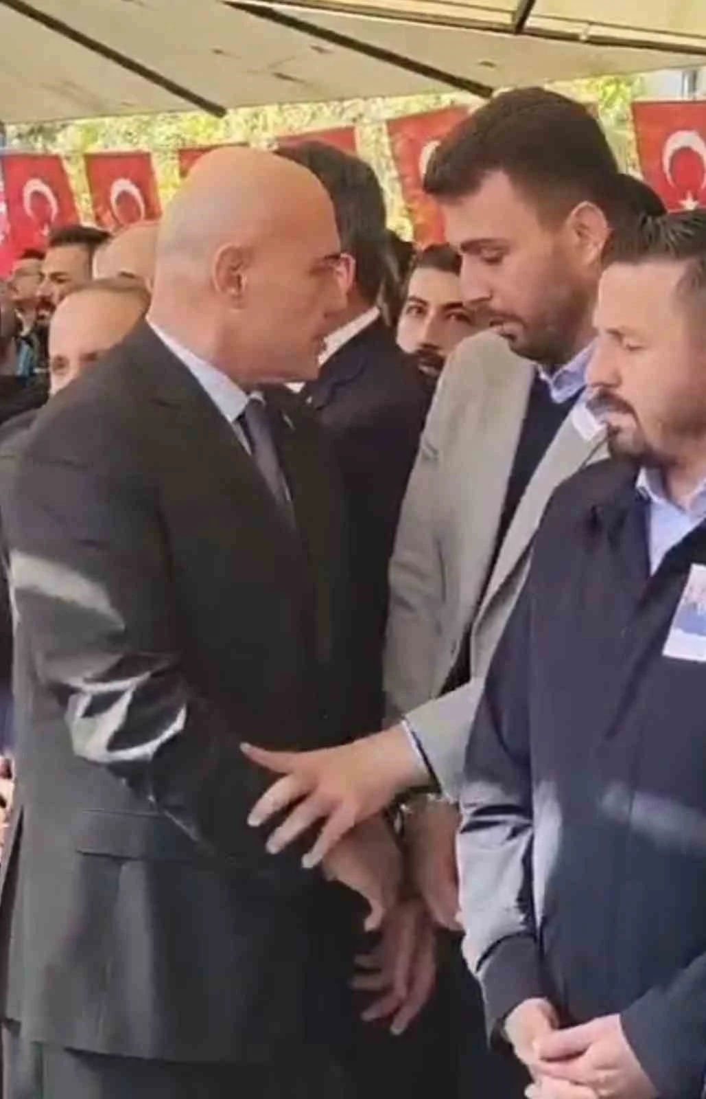 Milletvekili Çömez en ön safı istedi ama olmadı
