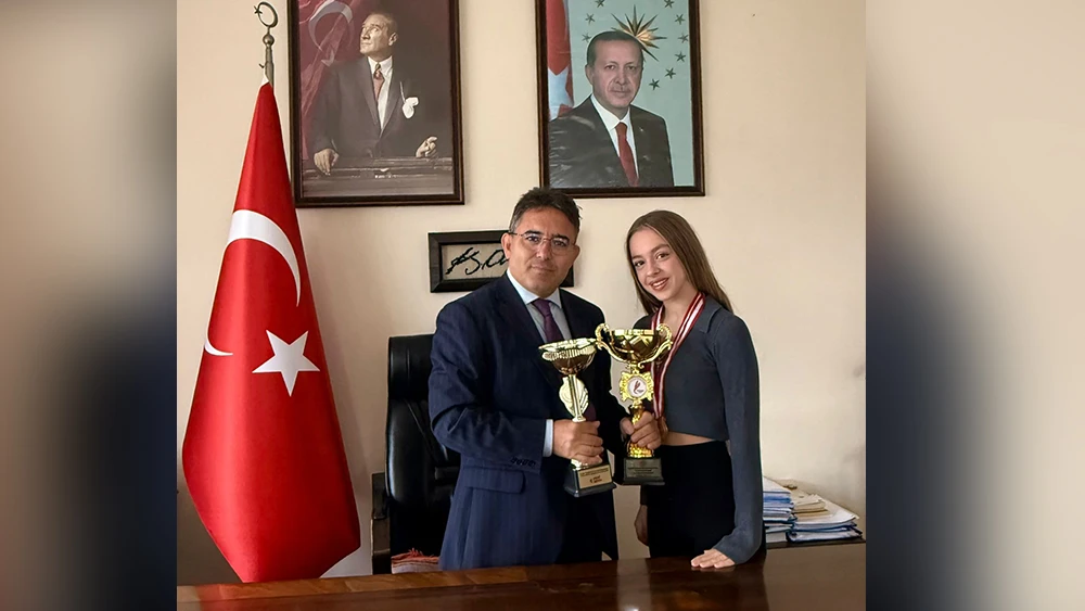 Milli Dansçımız Bade Güleryüz’den Kaymakam Nurullah Kaya’ya Ziyaret