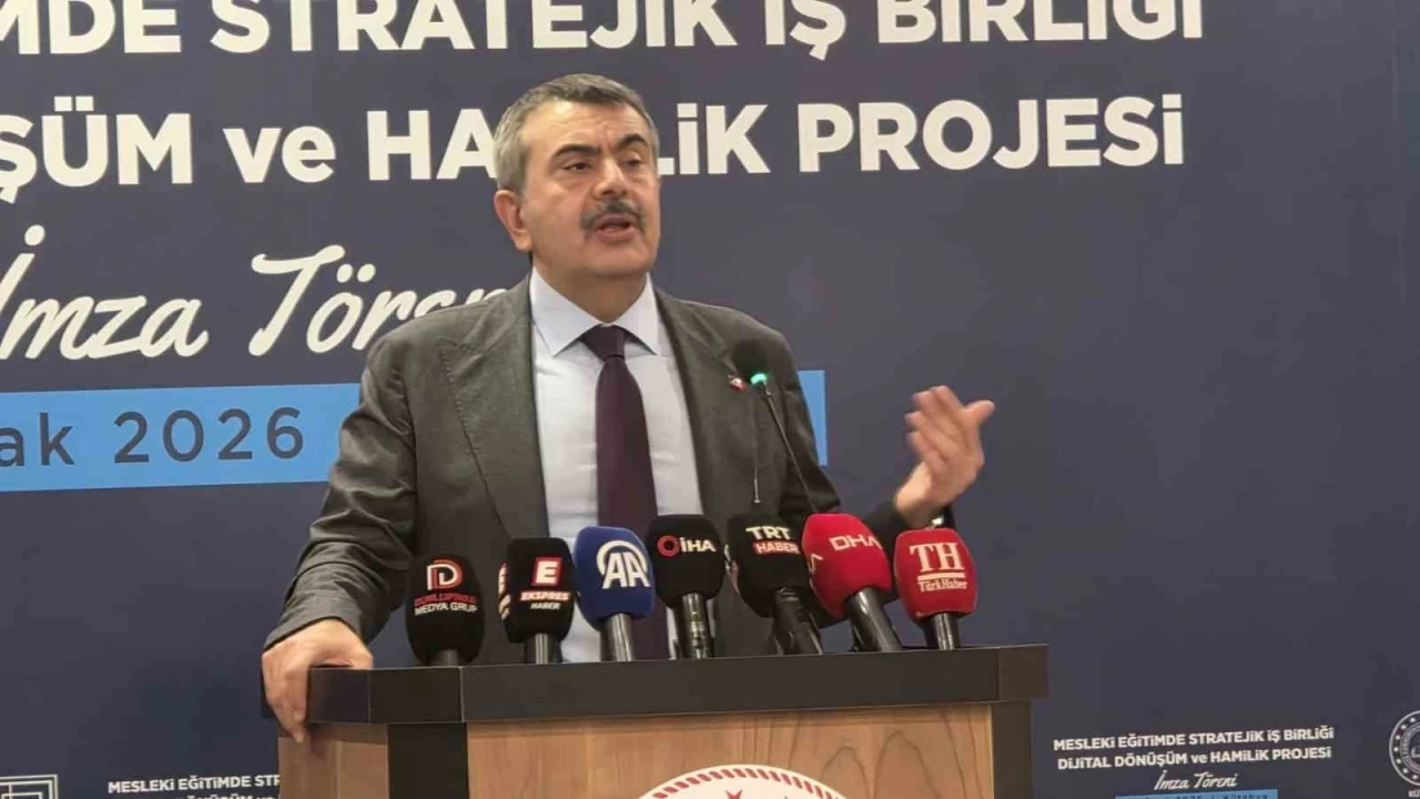 Milli Eğitim Bakanı Tekin, K&uuml;tahya&rsquo;da mesleki eğitimle ilgili mesajlar verdi
