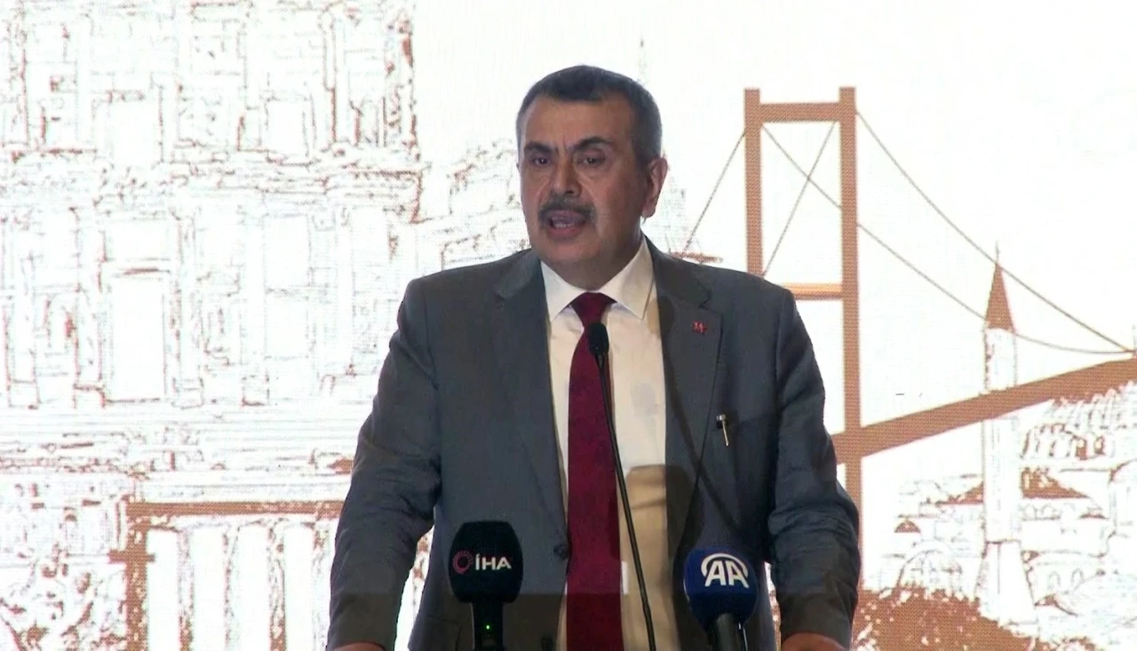 Milli Eğitim Bakanı Tekin: "Mesleki eğitim vesayet &ouml;zlemcilerinin 28 Şubat s&uuml;reci ile akamete uğrattıkları bir s&uuml;re&ccedil;ti"
