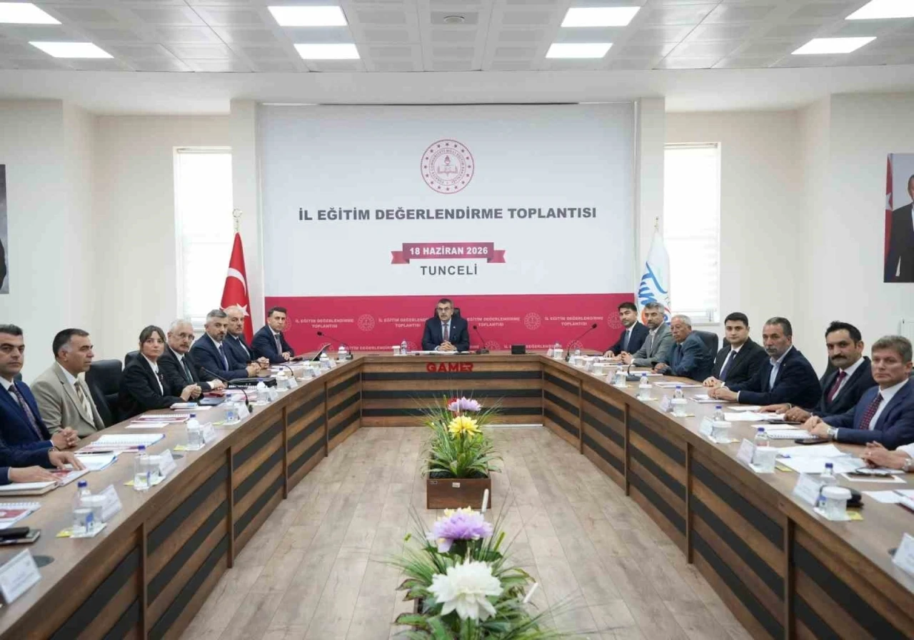 Milli Eğitim Bakanı Tekin: "Tunceli&rsquo;de &ouml;ğrenci sayımız hızla d&uuml;ş&uuml;yor"
