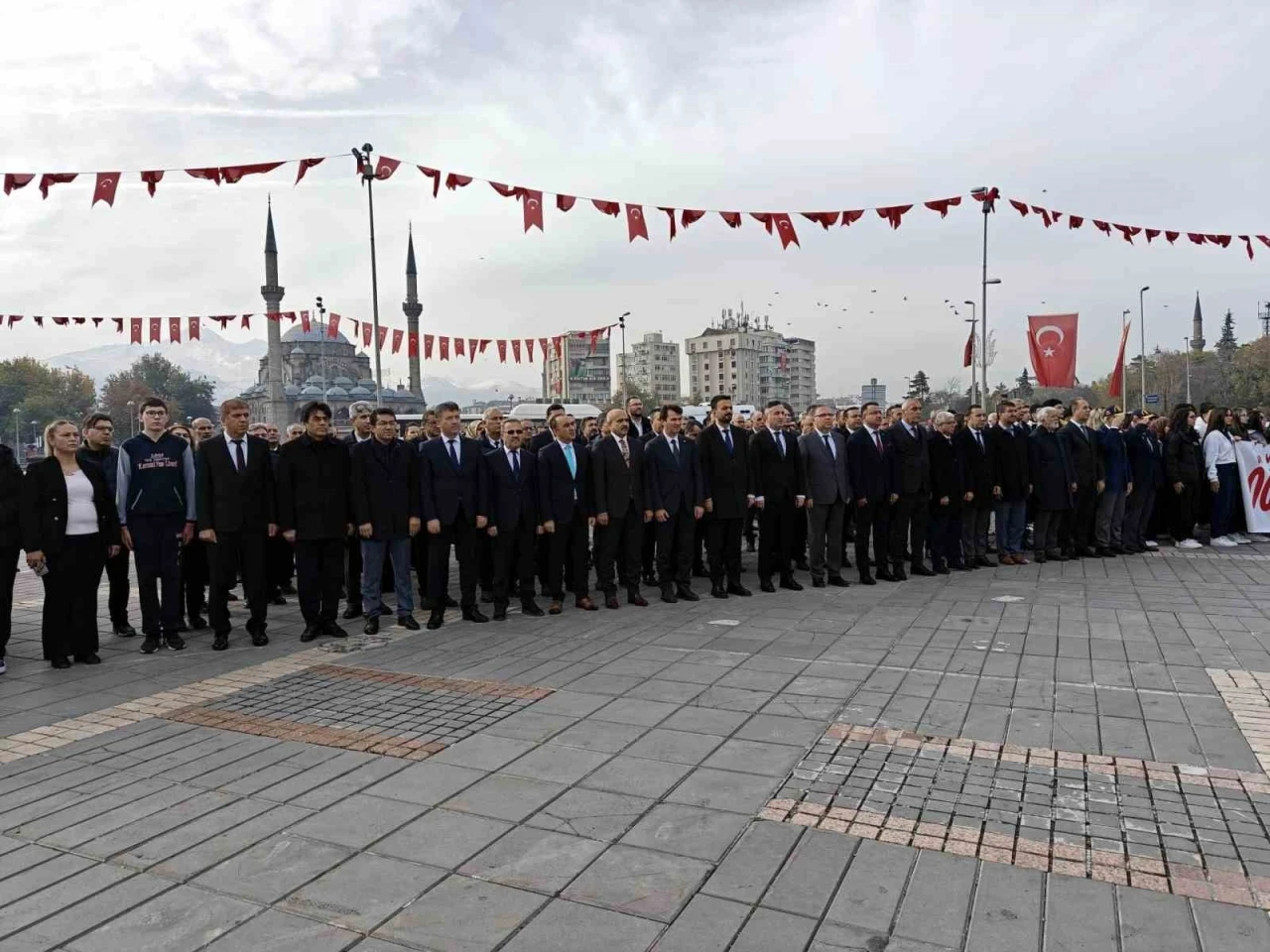 Milli Eğitim Müdürü Esen: "Erdemli bir topluma doğru giden yolda öğretmenin adanmışlığı, ideali çok önemli"
