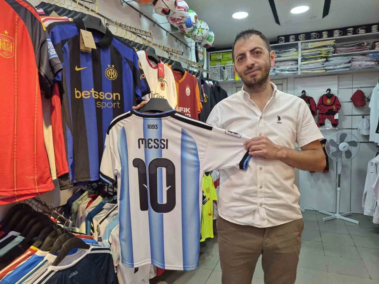 Milli ma&ccedil;ların ardından forma satışlarında Messi hareketliliği
