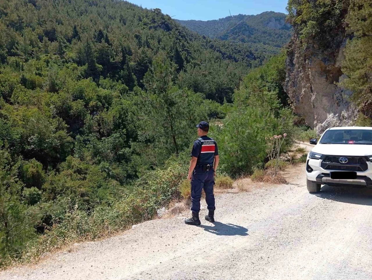 Milli Park’ta yasak alana giren 7 şahsa para cezası
