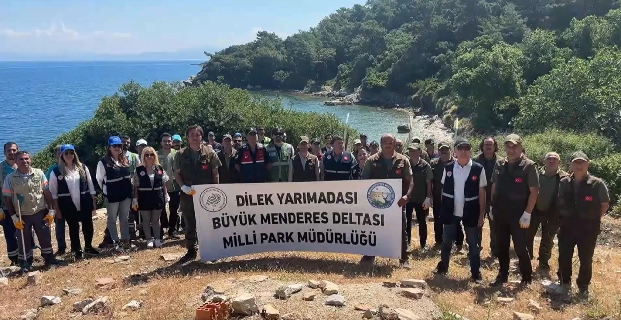 Milli Park’ta ziyarete kapalı koylar temizlendi
