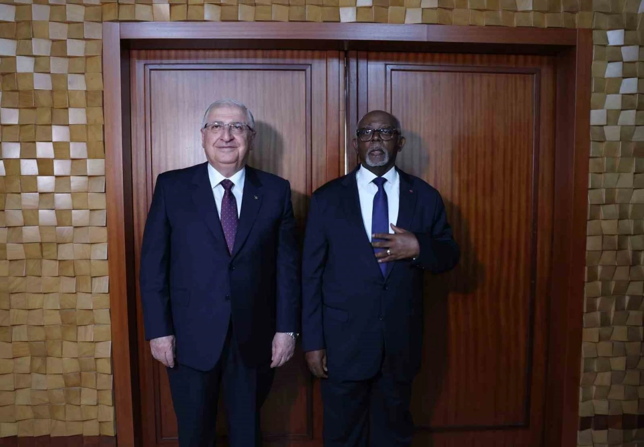 Milli Savunma Bakanı Güler Kamerun’da
