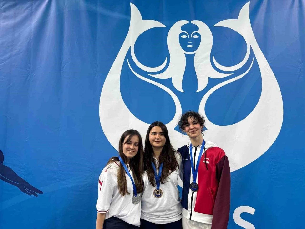 Millilerden 4 d&uuml;nya şampiyonluğu, 4 g&uuml;m&uuml;ş ve 6 bronz madalya
