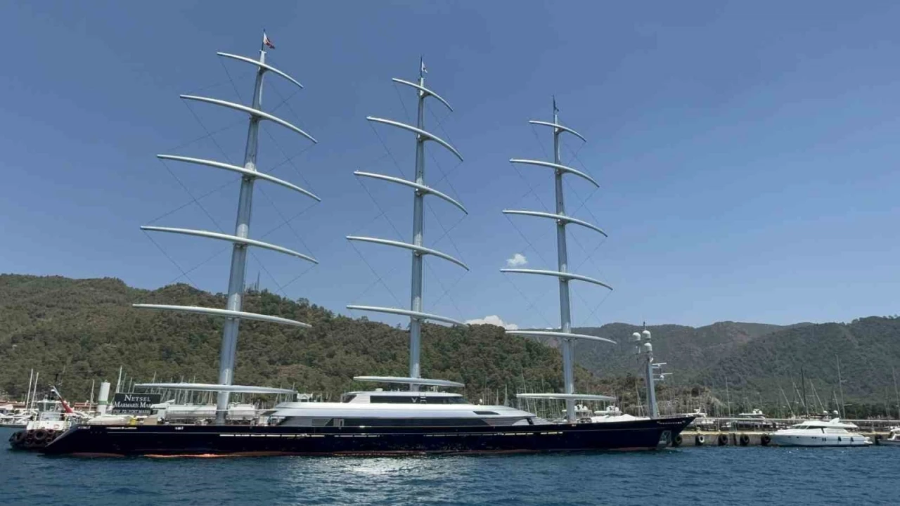 Milyarlık ‘Maltese Falcon’ Marmaris’te milyonluk yakıt ikmali yaptı
