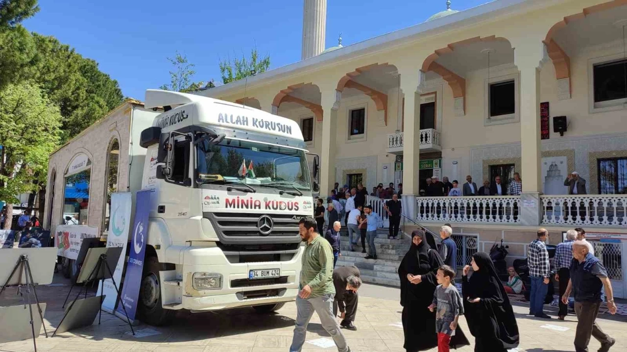 Minia Kudüs Tırını 4 günde 10 bin kişi ziyaret etti
