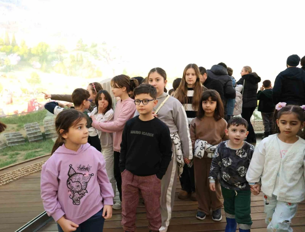 Minik arkeologlar tarihi Osmangazi&rsquo;de keşfediyor
