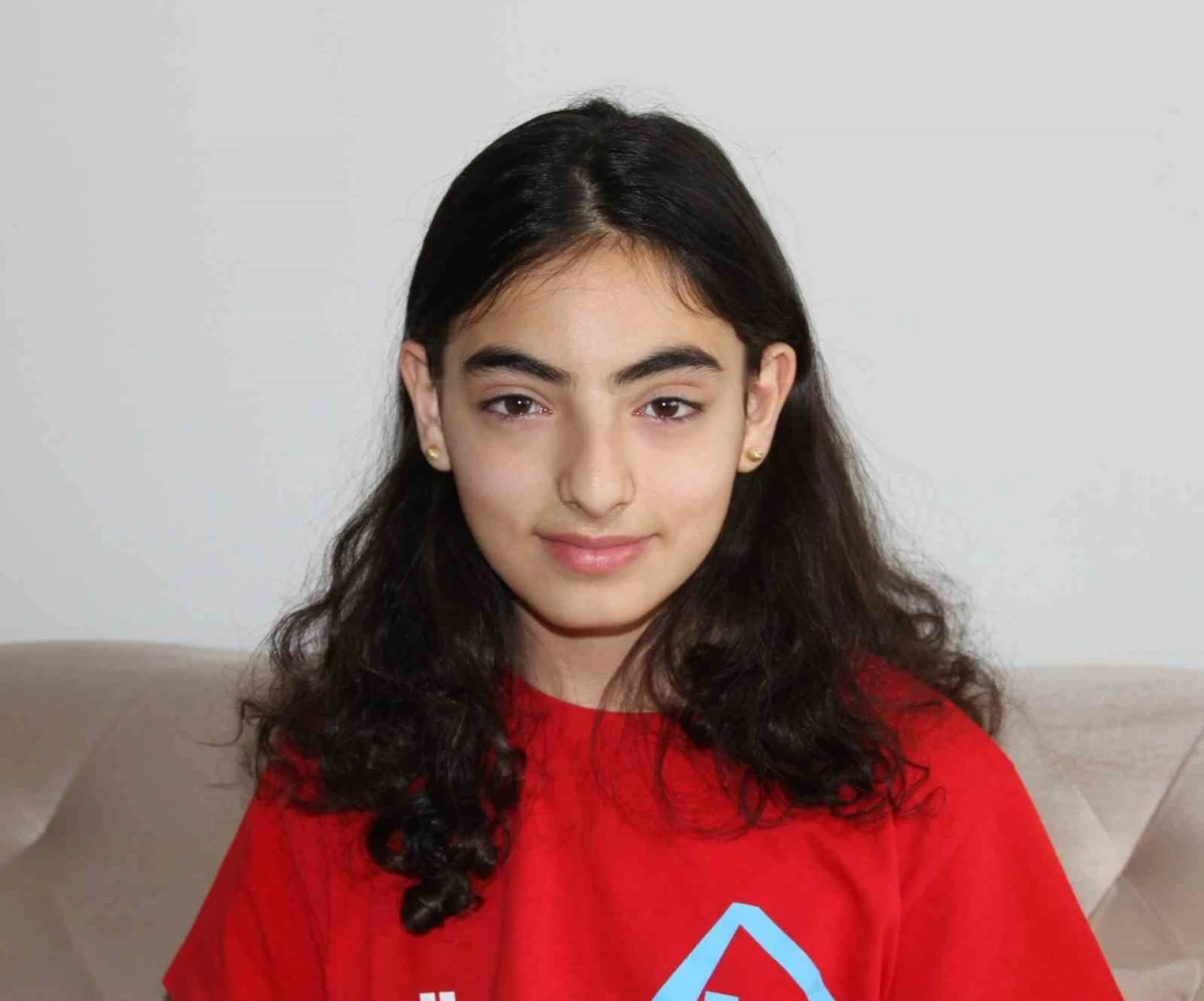 Minik Elif&rsquo;in b&uuml;y&uuml;k zaferi: L&ouml;semiyi yendi, hayallerine sarıldı
