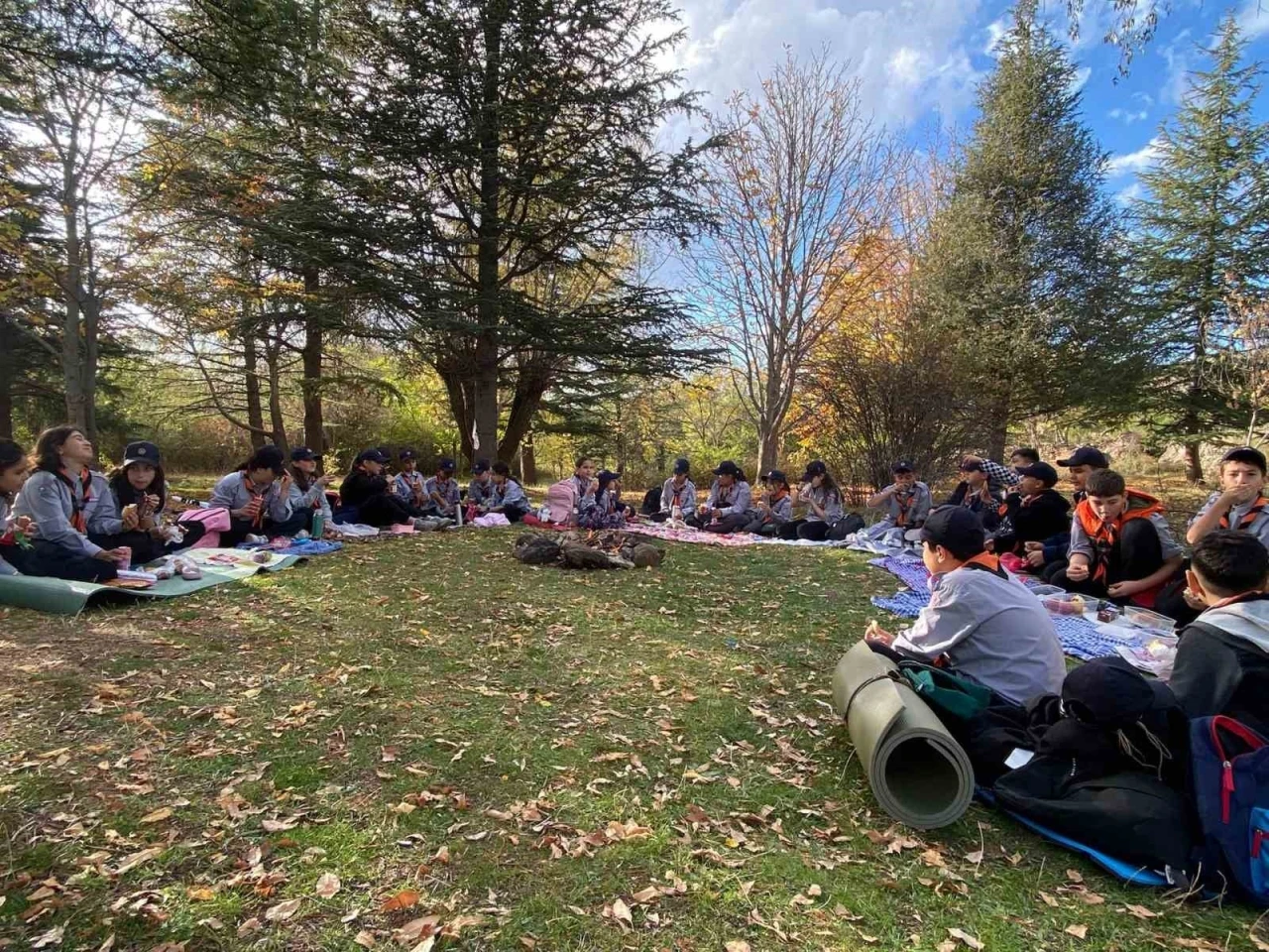 Minik izciler Cumhuriyet Bayramını farklı bir etkinlikle kutladı