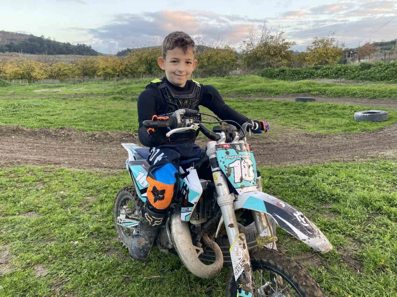 Minik motokrosçu Poyraz Kalender sezonu şampiyonlukla tamamladı
