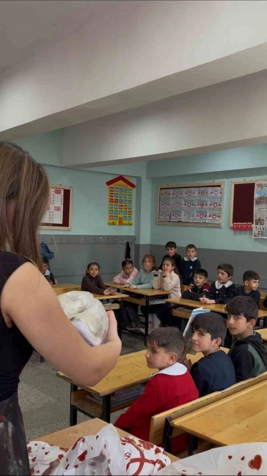 Minik &ouml;ğrenciler bayram sevincini erken yaşadı
