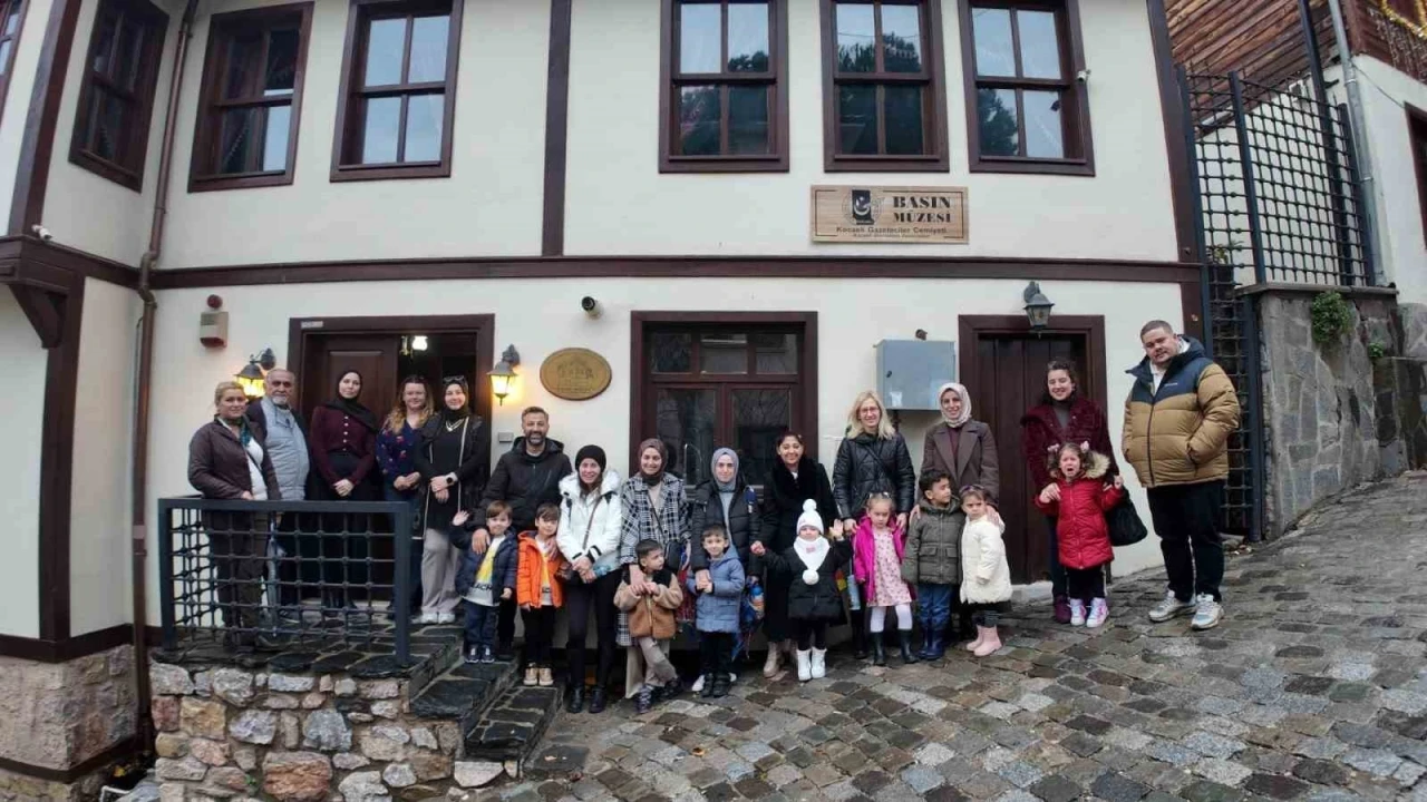 Minik &ouml;ğrenciler Kocaeli&rsquo;nin basın tarihini &ouml;ğrendi
